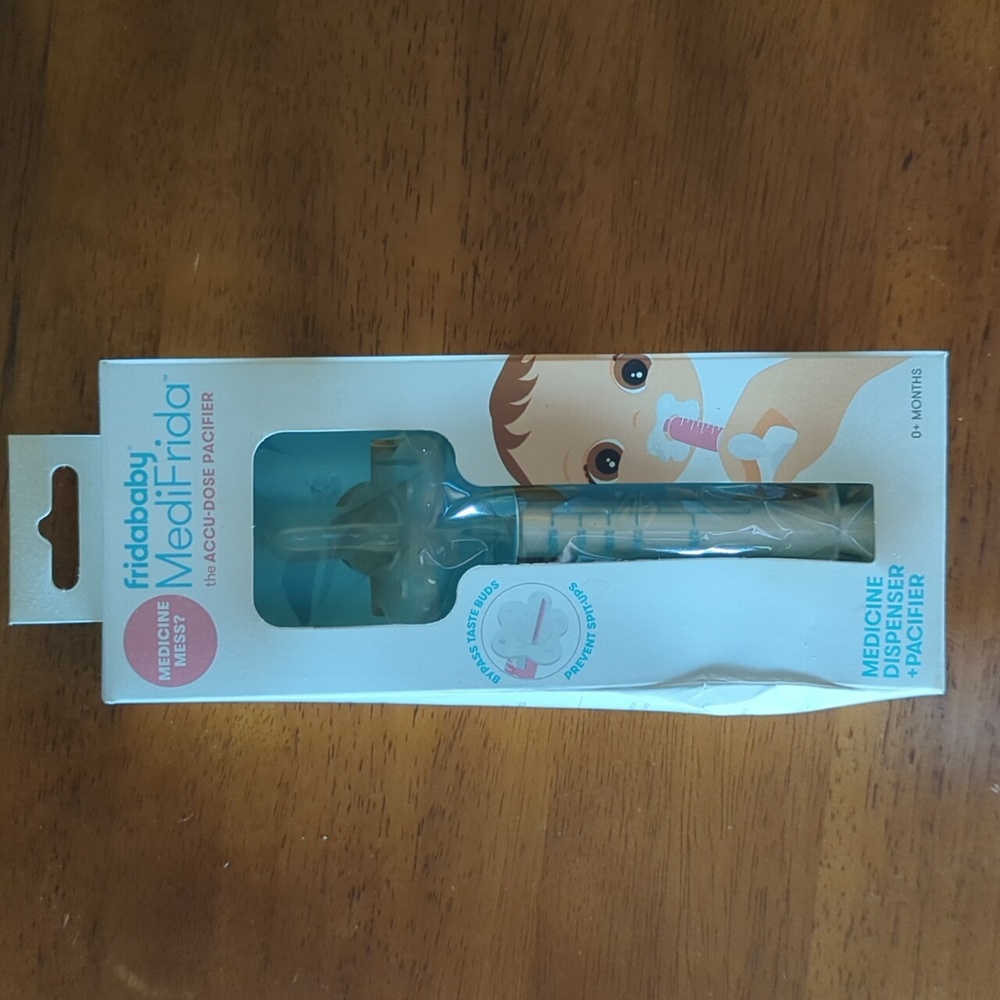 New Frida Baby Infant Accu-dose Medicine Dispenser and Pacifier